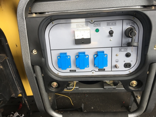 เครื่องปั้นไฟฟ้า ขนาดเล็ก 7.5 KVA เป็นของใหม่ครับ สนใจ 0909527888 เครื่องปั้นไฟฟ้า ขนาดเล็ก 7.5 KVA เป็นของใหม่ครับ สนใจ 0909527888