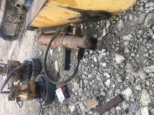 ขายด่วน กระบอกCAT330V2 สี่กระบอก