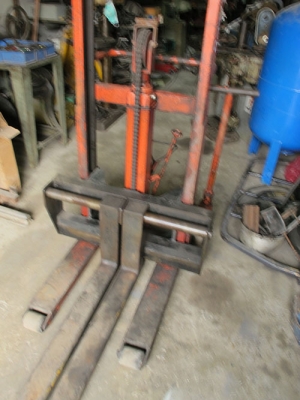 ขายสแตรกเกอร์ยกได้1ตัน สวยๆพร้อมใช้ ขายสแตรกเกอร์ยกได้1ตัน สวยๆพร้อมใช้