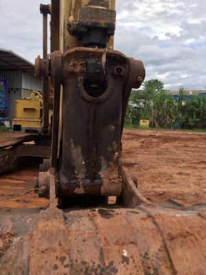 ขายบุ้งกี่ ใส่กับ โคมัสสุ PC200 ขายบุ้งกี่ ใส่กับ โคมัสสุ PC200