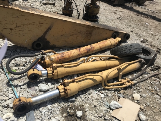 ขายกระบอก CAT330B