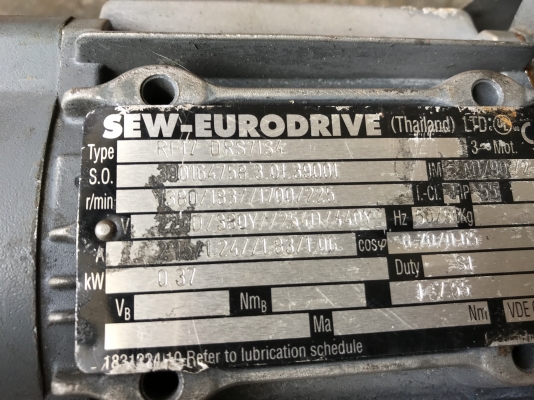 ขายมอเตอร์เกียร์หน้าแปลน SEW eurodrive 1/2HP. 380V อัตราทด 1:7.5 เพลาออกประมาณ 183รอบต่อนาที สภาพสวย หมุนนิ่ม พร้อมใช้งาน ขายมอเตอร์เกียร์หน้าแปลน SEW eurodrive 1/2HP. 380V อัตราทด 1:7.5 เพลาออกประมาณ 183รอบต่อนาที สภาพสวย หมุนนิ่ม พร้อมใช้งาน