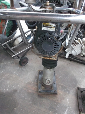 ขายเครื่องตบดิน 4ตัว ขายเหมาหมด 38,000 บาท