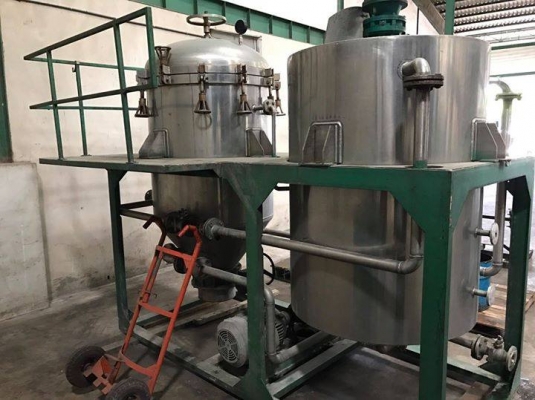 ถังกรอง&amp;ผสมน้ำผึ้งถังกรอง 1,000 L &amp; ถังผสม 1,500 L พร้อมแผ่นฟิวเตอร์ 12 แผ่น