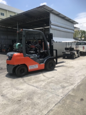 ขายและให้เช่ารถยกราคาเริ่มต้นที่ 2500 บาทต่อวัน