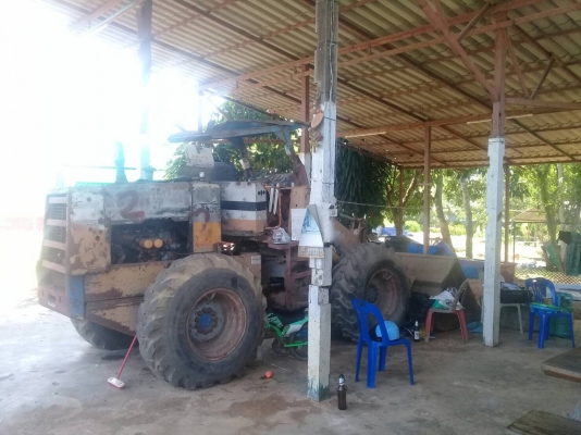 รถตัก KOMATSU 510. สนใจติดต่อ 081 - 6079515