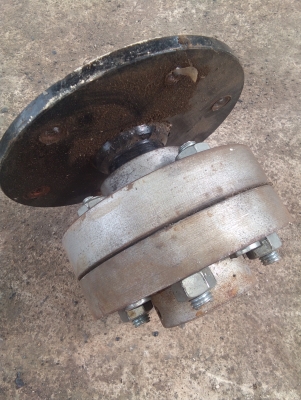 เครืองสูบนำ้.  ยอยหน้าเครือง6 นิ้วของต่อใหม่ไม่ได้ใช้