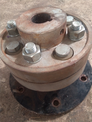 เครืองสูบนำ้.  ยอยหน้าเครือง6 นิ้วของต่อใหม่ไม่ได้ใช้