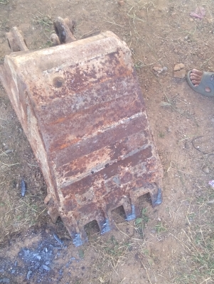 บุ้งกี้รถแมคโคเล็กใส่รถขุด30/35. หน้า45ซม บุ้งกี้รถแมคโคเล็กใส่รถขุด30/35. หน้า45ซม