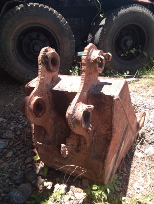 บุ้งกี้รถแมคโคเล็กใส่รถขุด30/35. หน้า45ซม บุ้งกี้รถแมคโคเล็กใส่รถขุด30/35. หน้า45ซม