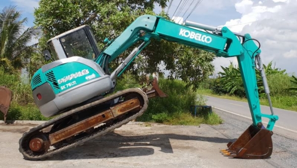 ขายด่วนรถเเบคโฮ โกเบโก้SK75หัวเก๋งสวยรถนอกเพื่งนำเข้ามาใหม่สวยเดิมๆเคื่องดีปั่มแรงคอลโทลน้ำมันปั้มนิ้ว บูมอามร์สวยเร็วแรงไม่โหลด เครื่องอีซูซู4สูบ 4JB1ระบบเต่ากะต่ายลายหัวแย็กครบพร้อมใช้รถยังไม่เคยใช้งานในไทยเลย