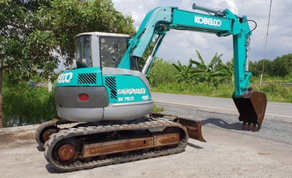 ขายด่วนรถเเบคโฮ โกเบโก้SK75หัวเก๋งสวยรถนอกเพื่งนำเข้ามาใหม่สวยเดิมๆเคื่องดีปั่มแรงคอลโทลน้ำมันปั้มนิ้ว บูมอามร์สวยเร็วแรงไม่โหลด เครื่องอีซูซู4สูบ 4JB1ระบบเต่ากะต่ายลายหัวแย็กครบพร้อมใช้รถยังไม่เคยใช้งานในไทยเลย