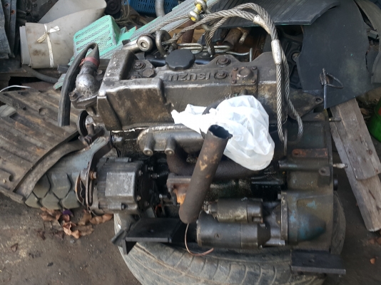 เครื่องยนต์ ISUZU 3KC2 เครื่อง 3 สูบ พร้อมปั๊มไฮดรอลิค UCHIDA ใส่ PC30 ได้ ของเก่านอกนำเข้า สภาพดี พร้อมใช้งาน