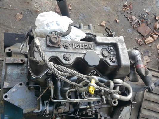เครื่องยนต์ ISUZU 3KC2 เครื่อง 3 สูบ พร้อมปั๊มไฮดรอลิค UCHIDA ใส่ PC30 ได้ ของเก่านอกนำเข้า สภาพดี พร้อมใช้งาน
