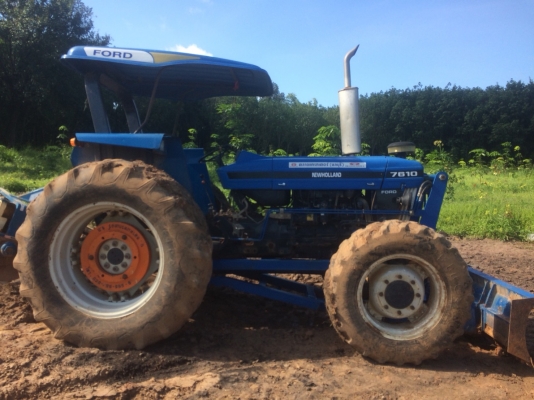 รถไถ FORD 7610S 4 สูบ รถไถ FORD 7610S 4 สูบ