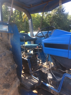 รถไถ FORD 7610S 4 สูบ รถไถ FORD 7610S 4 สูบ