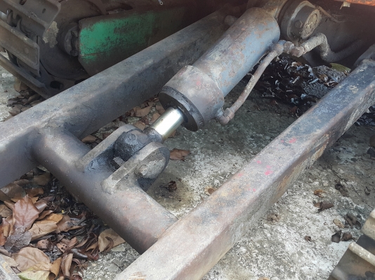 ผานดันพร้อมกระบอก IHI IS30 ของเก่านนอกนำเข้า สภาพดี พร้อมใช้