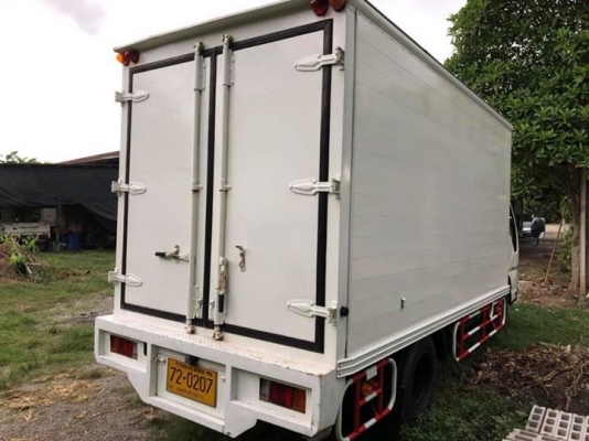 ขายรถ 6 ล้อตู้ 3บาน NKR71LY ค.4HG1 130โบว์ ปี 49 ราคา 430,000