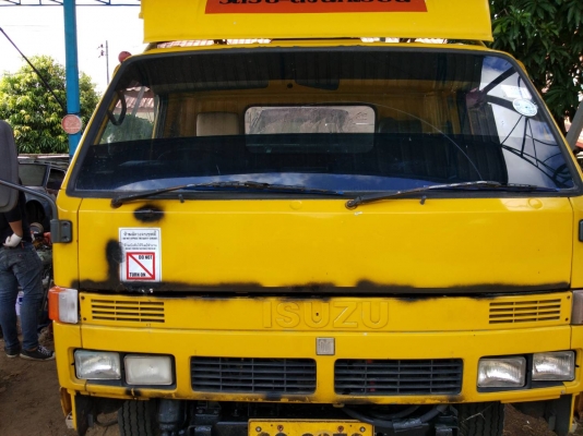 ขายหัวรถ ISUZU NPR หัวเก็บสีแล้วสวย ขายตามสภาพนี้