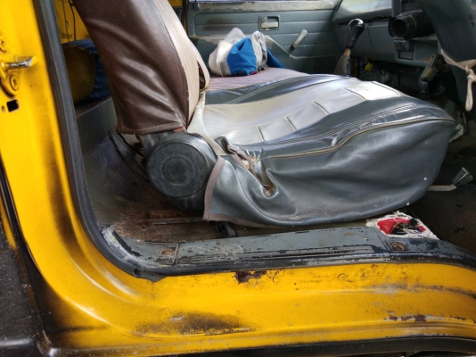 ขายหัวรถ ISUZU NPR หัวเก็บสีแล้วสวย ขายตามสภาพนี้ ขายหัวรถ ISUZU NPR หัวเก็บสีแล้วสวย ขายตามสภาพนี้