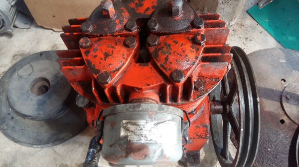 ขายหัวปั๊มลม MEIJI 7.5 แรง JAPAN ขายหัวปั๊มลม MEIJI 7.5 แรง JAPAN