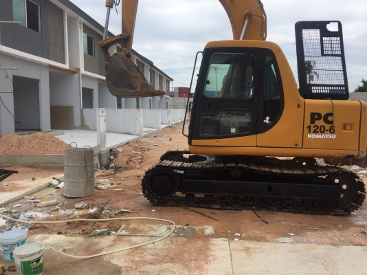 รถแบคโฮ KOMATSU รุ่น PC 120-6