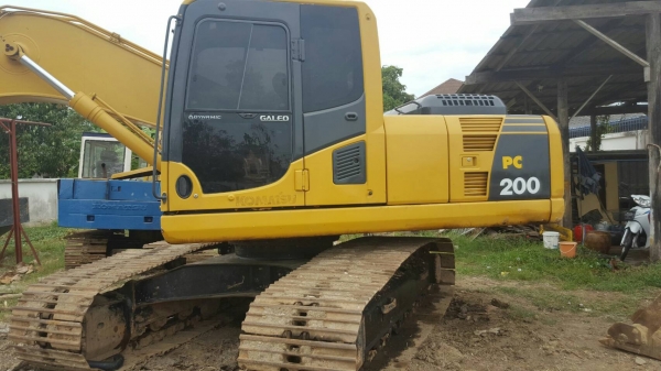 ขาย!! >>> Komatsu Pc200 รุ่น 8 รถพร้อมลุยงาน <<< เบอร์ติดต่อ 098-7155789 086-4631102