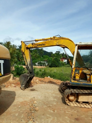 มี VDO ให้ชม.KOMATSU PC60-5 ราคา 180000 มี VDO ให้ชม.KOMATSU PC60-5 ราคา 180000