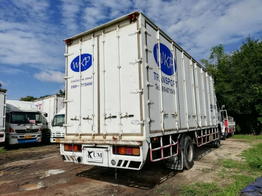 ขาย Isuzu FTR 240 ปี 54 หกล้อตู้สิบบาน ขนาดภายใน ยาว 7.65 กว้าง 2.38 สูง 2.60  ราคา 1,290,000 บาท
