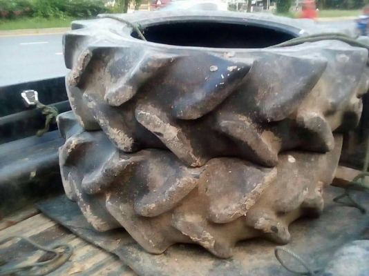 ขอขายยาง 12.6 24 โอตานิ สภาพสวย ดอกลึก ราคา 4,500 สนใจสอบถามได้ครับ 0819717099 ผอ.ภัทรพงษ์