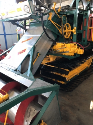 ซันซัน ถุงทองแสน ชุดตู้(เลสกระจก ตัดเลเซอร์)