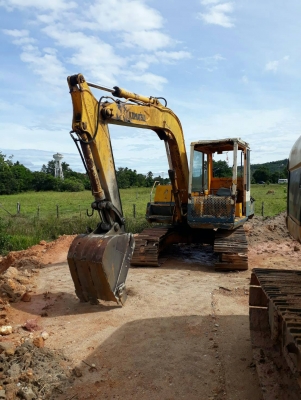 มี VDO ให้ชม.KOMATSU PC60-5 ราคา 180000