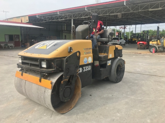 ขายรถบด4ตัน CATERPILLARรุ่นCB335Dรถนอกนำเข้าไม่เคยใช้งานในไทย หน้าเหล็กหลังยาง ขับ2เพลาเอวอ่อน เครื่องCAT3สูบ สภาพดีพร้อมใช้งาน มีให้เลือกหลายคันหลายขนาด Line: jiraroj2909
