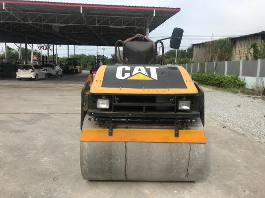 ขายรถบด4ตัน CATERPILLARรุ่นCB335Dรถนอกนำเข้าไม่เคยใช้งานในไทย หน้าเหล็กหลังยาง ขับ2เพลาเอวอ่อน เครื่องCAT3สูบ สภาพดีพร้อมใช้งาน มีให้เลือกหลายคันหลายขนาด Line: jiraroj2909