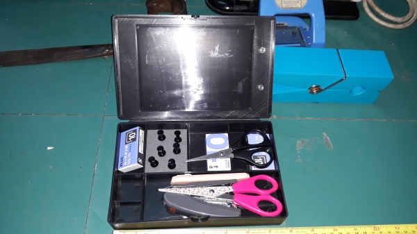 ขายชุดอุปกรณ์สำนักงานเก่าMADE IN JAPAN.