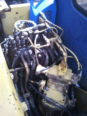 ขายรถแบคโฮ KOBELCO SK60-/// ระบบไฟเต็ม เอกสารเล่ม มีใบมีดดันหน้า ราคา 450000