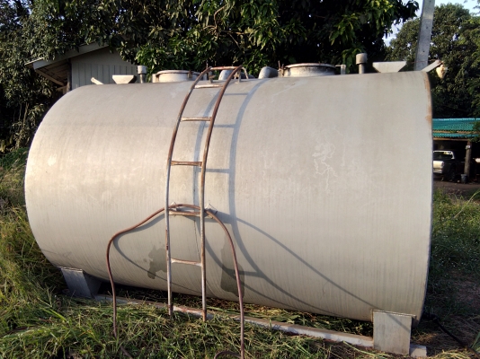 ขายถังนํ้ามัน10,000ลิต(ถังอย่างเดียวนะครับ)