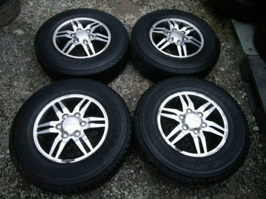 ขายแม็กISUZUพร้อมยาง 245/70R16 บริดจสโตน ปี10 ดอกยางเต็ม ใช้งานน้อย ชุดละ 4500 บาท
