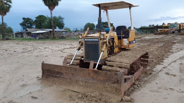 ขายD20รุ่น6PLแทรก70เชนรถพร้อมทำงาน