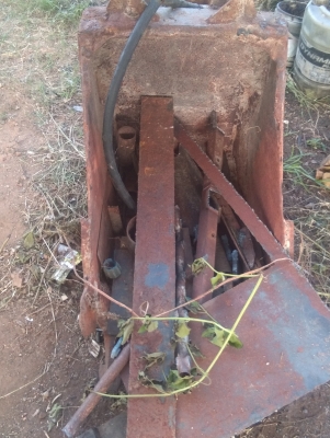 ขาย. บุ้งกี้ใส่.  แมคโค  PC. 60-75