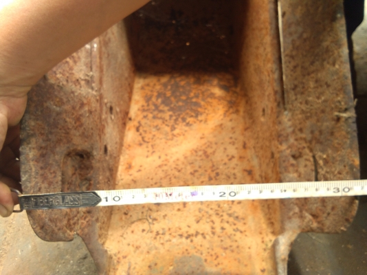 ขาย. บุ้งกี้ใส่.  แมคโค  PC. 60-75