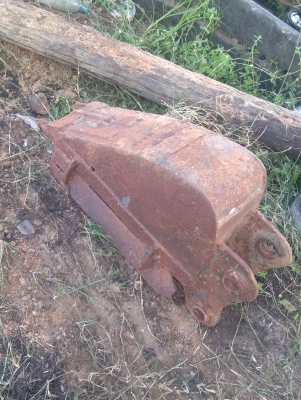 ขาย. บุ้งกี้ใส่.  แมคโค  PC. 60-75