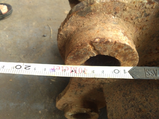 ขาย. บุ้งกี้ใส่.  แมคโค  PC. 60-75