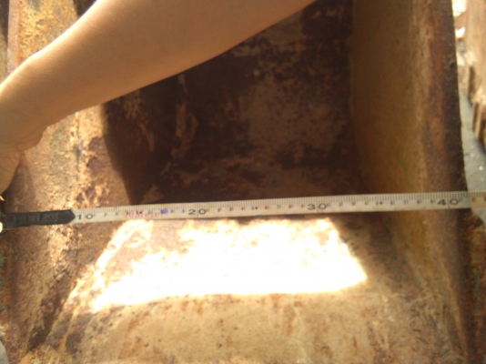 ขาย. บุ้งกี้ใส่.  แมคโค  PC. 60-75