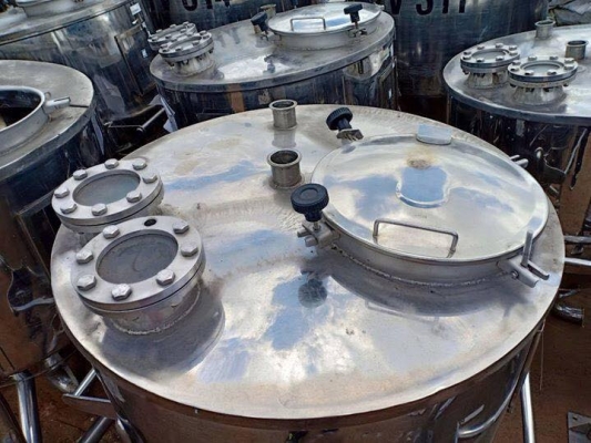 ถัง ss316L 600-1,000 ลิตร