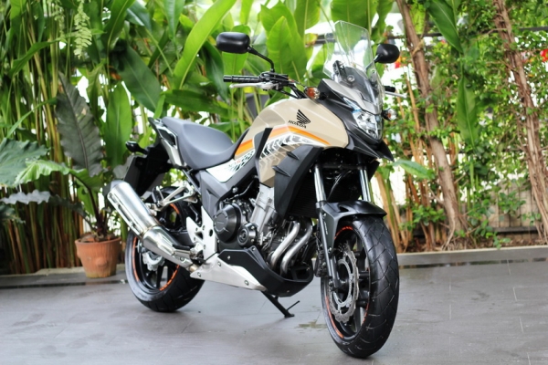 Honda CB500X ปี 2016 "โฉมไฟ LED" Honda CB500X ปี 2016 "โฉมไฟ LED"
