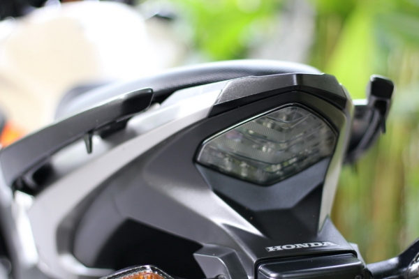 Honda CB500X ปี 2016 &quot;โฉมไฟ LED&quot;