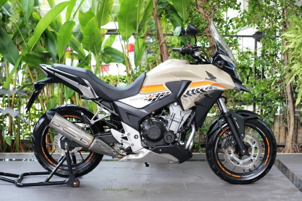 Honda CB500X ปี 2016 &quot;โฉมไฟ LED&quot;