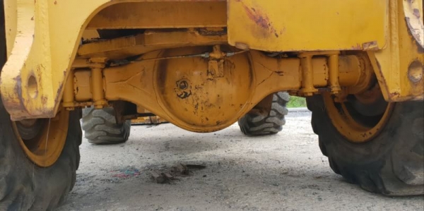 ขายด่วนรถตักมิสซูHL707เอวอ่อนขับ4ล้อรถนอกนำเข้าขนาดใหญ่ตัก2.5คิวยกสูง3เมตรเกียร์ทอร์คเครื่องดีเซลปั้มแรงรถเพื่งนำเข้ามายังไม่เคยใช้ในไทยเลย