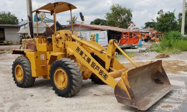 ขายด่วนรถตักมิสซูHL707เอวอ่อนขับ4ล้อรถนอกนำเข้าขนาดใหญ่ตัก2.5คิวยกสูง3เมตรเกียร์ทอร์คเครื่องดีเซลปั้มแรงรถเพื่งนำเข้ามายังไม่เคยใช้ในไทยเลย